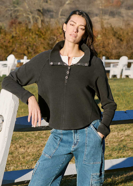 <p><strong>SHIRTS & TOPS</strong></p>